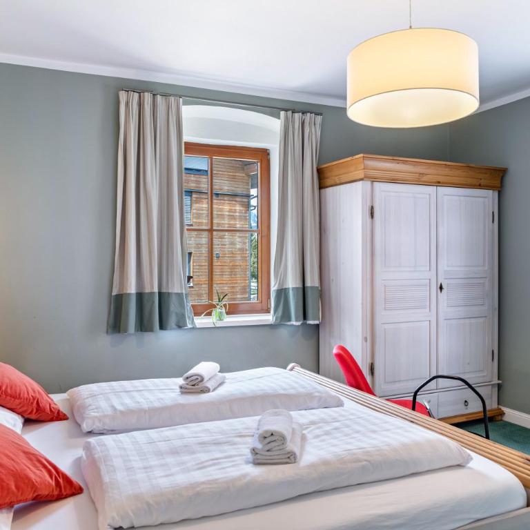 Chalet Sonneck - Seefeld - Standard Zimmer mit Queensize-Bett - 10