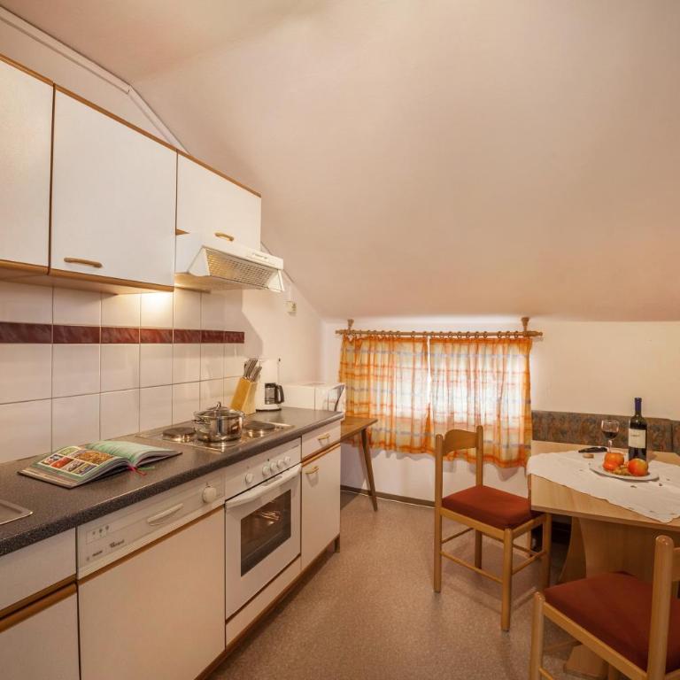 Ferienwohnung Brugger 4 Personen - Deluxe Apartment mit Balkon und 2 Schlafzimmern - 13