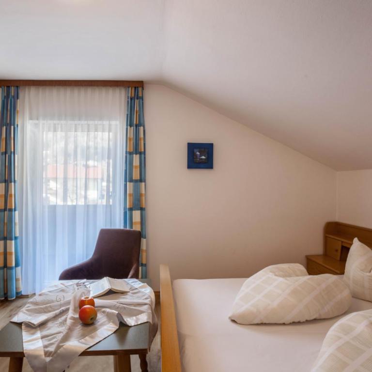 Ferienwohnung Brugger 4 Personen - Deluxe Apartment mit Balkon und 2 Schlafzimmern - 4