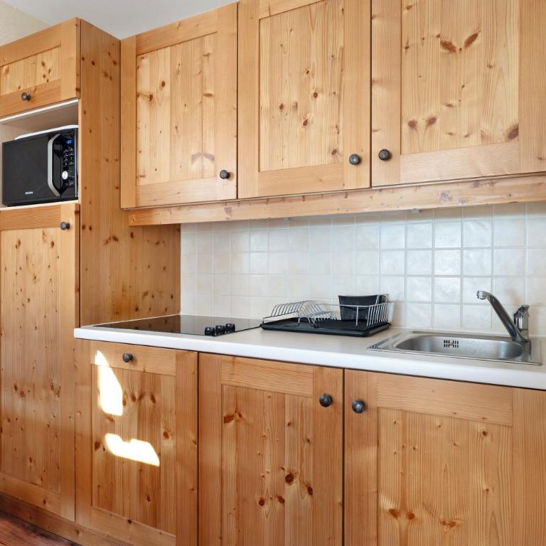 Résidence Les Alpages de Val Cenis - Two-Bedroom Deluxe Apartment with Garden View - 6