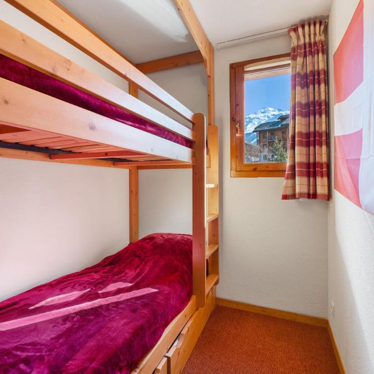 Résidence Les Alpages de Val Cenis - Two-Bedroom Deluxe Apartment with Garden View - 15
