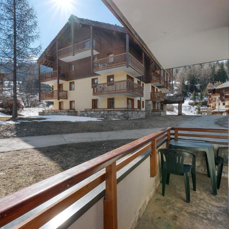 Résidence Les Alpages de Val Cenis - Two-Bedroom Deluxe Apartment with Garden View - 20