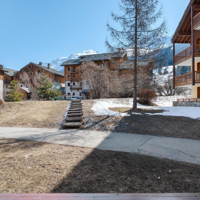 Résidence Les Alpages de Val Cenis - Two-Bedroom Deluxe Apartment with Garden View - 26