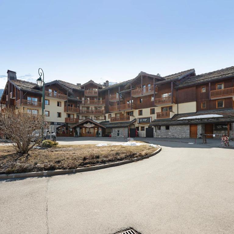 Résidence Les Alpages de Val Cenis - Two-Bedroom Deluxe Apartment with Garden View - 21