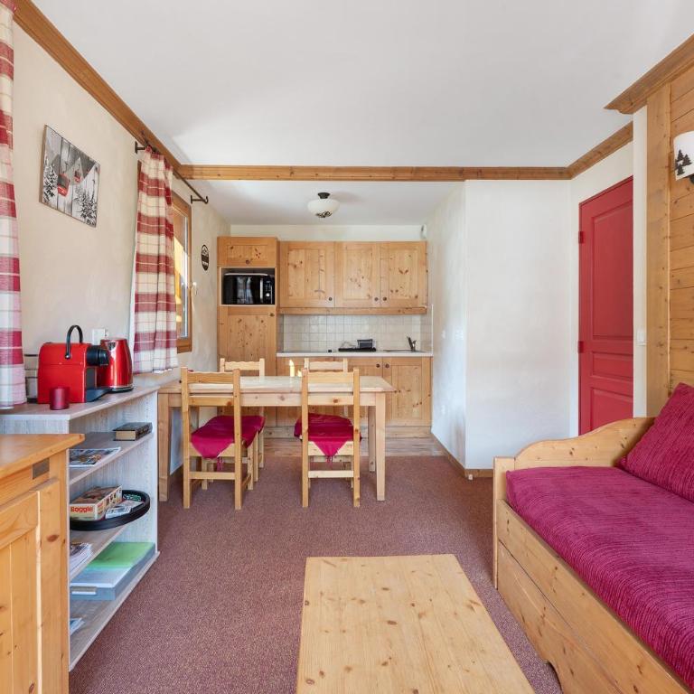 Résidence Les Alpages de Val Cenis - Two-Bedroom Deluxe Apartment with Garden View - 24