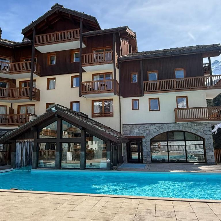 Résidence Les Alpages de Val Cenis - Two-Bedroom Deluxe Apartment with Garden View - 28