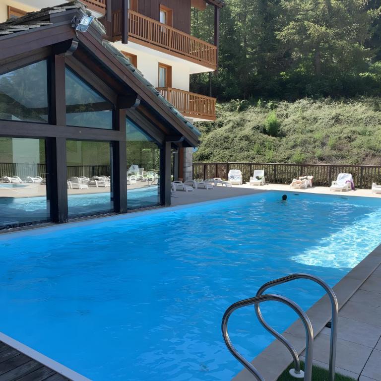 Résidence Les Alpages de Val Cenis - Two-Bedroom Deluxe Apartment with Garden View - 30