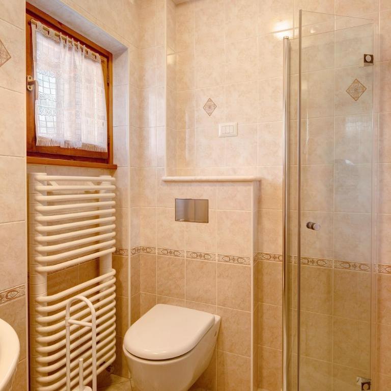Chalet Meridiana Appartamento 3 - Appartamento Deluxe con 2 Camere da Letto e Balcone - 17