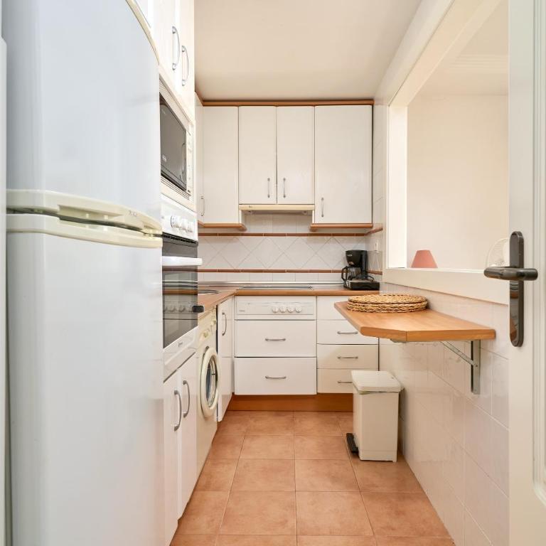 Marina Playa - Studio Apartment with Sea View - 7