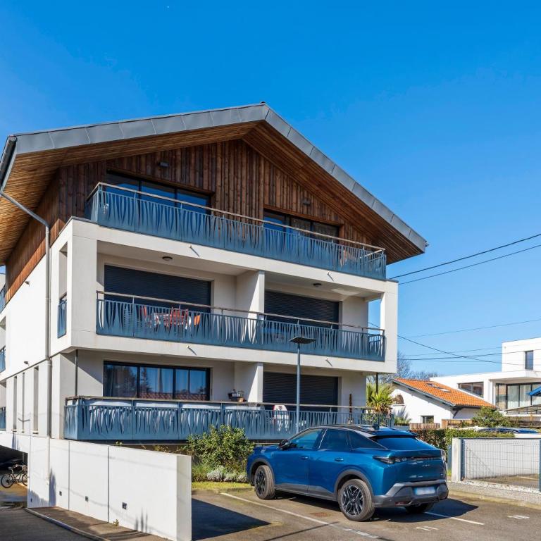 Imarena, Elegance et Vue Port - Superior Apartment with City View - 21