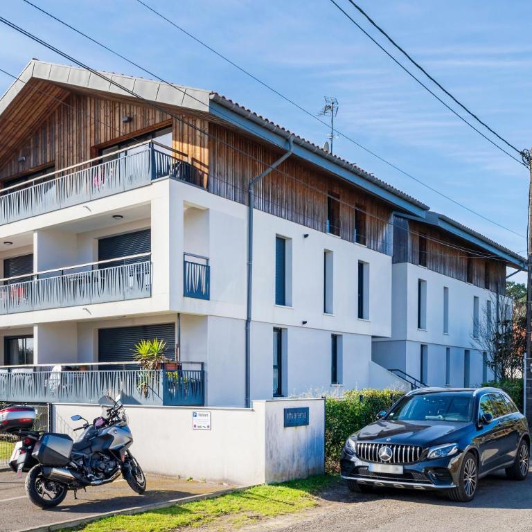 Imarena, Elegance et Vue Port - Superior Apartment with City View - 19