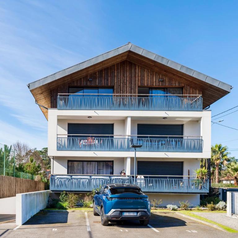 Imarena, Elegance et Vue Port - Superior Apartment with City View - 1