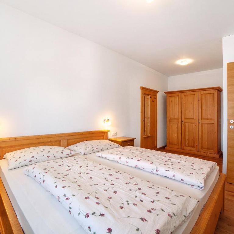 Fröhlichhof Wohnung Pergola - Two-Bedroom Deluxe Apartment with Garden View - 20
