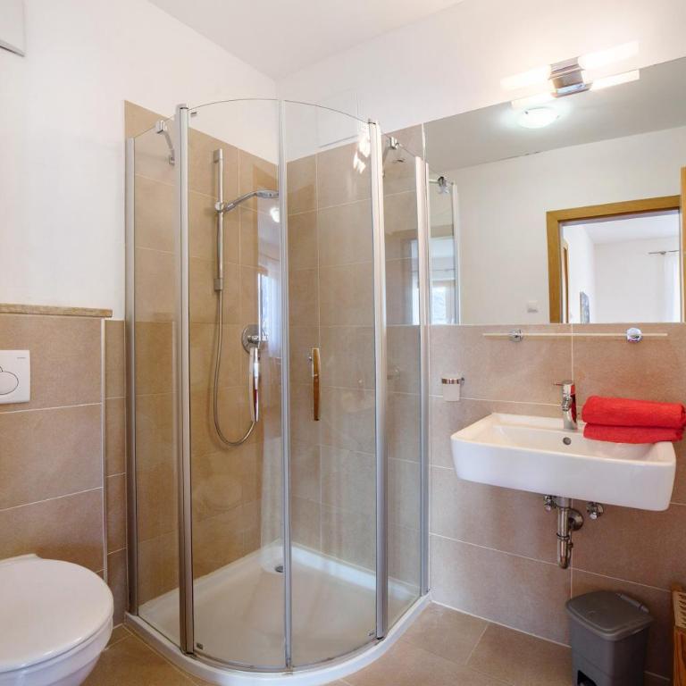 Fröhlichhof Wohnung Pergola - Two-Bedroom Deluxe Apartment with Garden View - 22