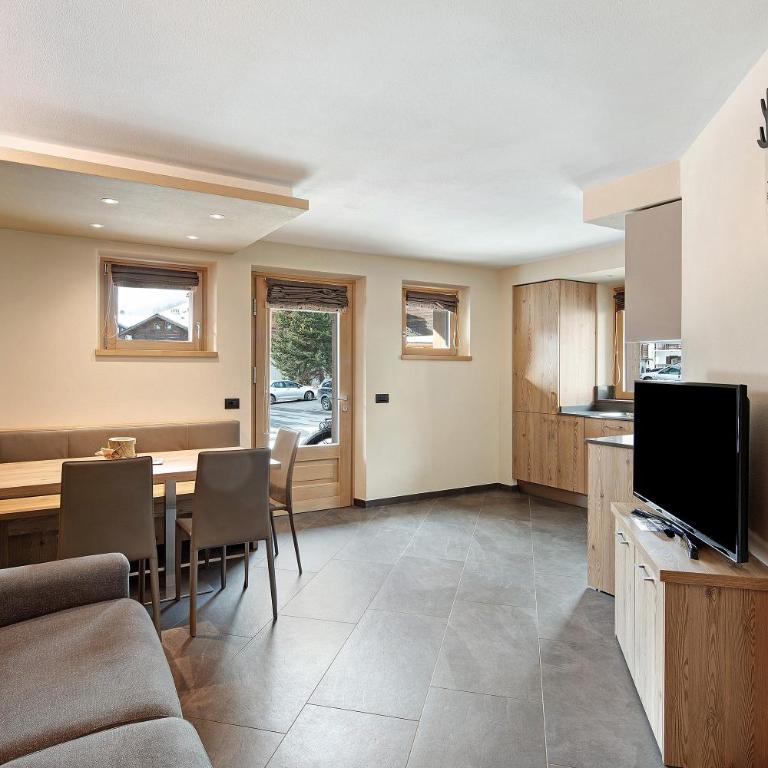Rasia Residence Relax Mountain - Appartamento Deluxe con 2 Camere da Letto e Vista Giardino - 1