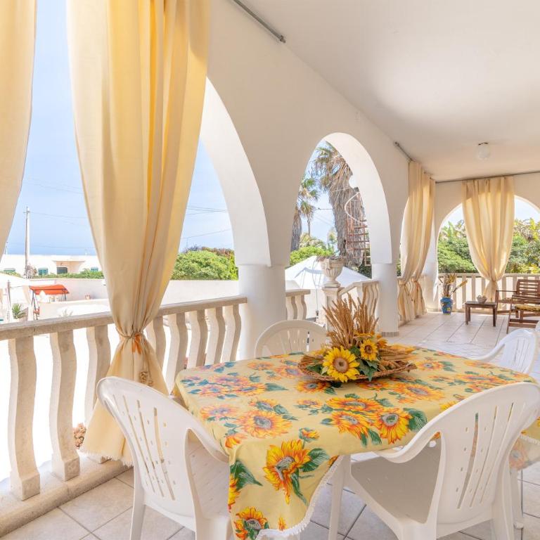 Villa le tre Commari - Arancione - Appartamento Deluxe con 2 Camere da Letto e Vista Giardino - 1