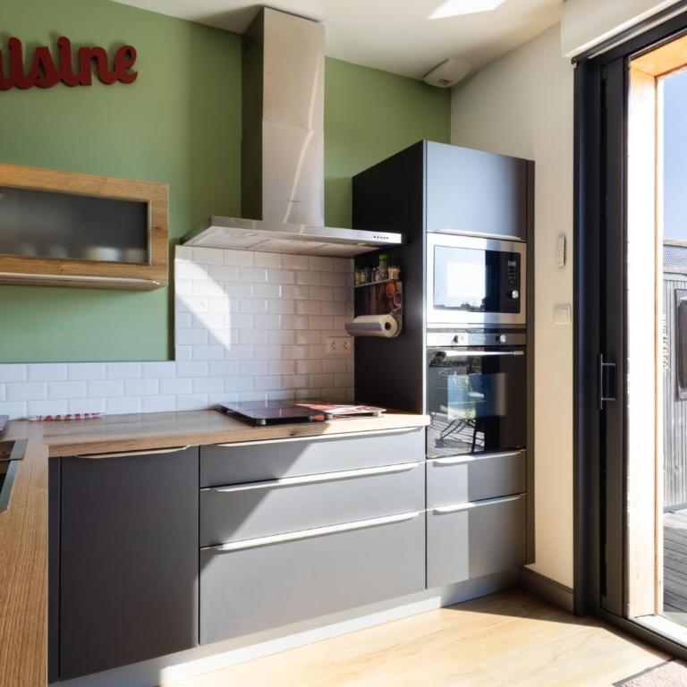 Villa Roz - Three-Bedroom House - 8