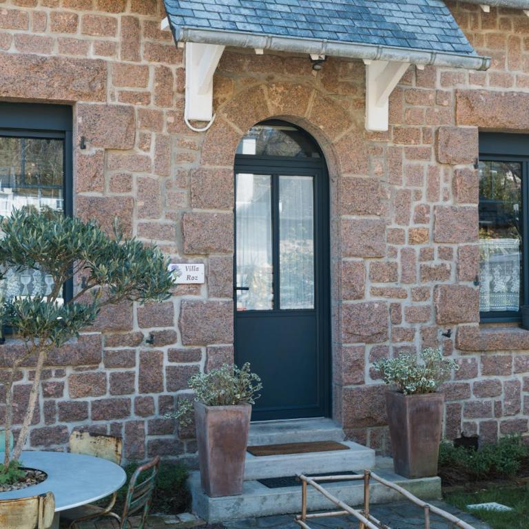 Villa Roz - Three-Bedroom House - 29