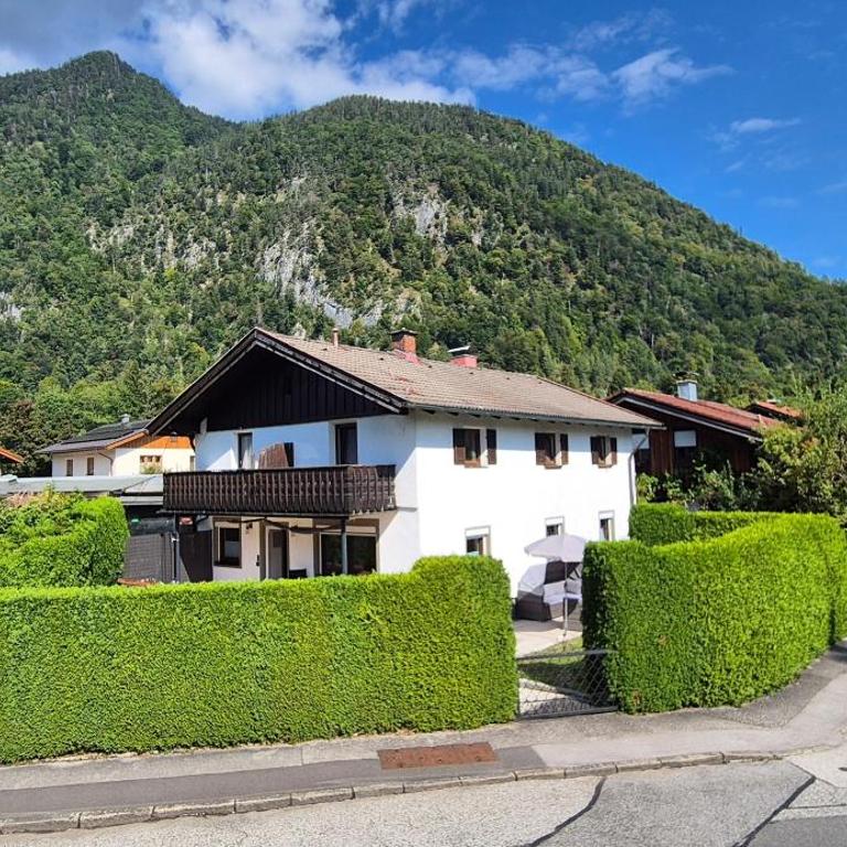 Bergzeit Bad Reichenhall - Deluxe-Apartment mit 2 Schlafzimmern und Gartenblick - 1