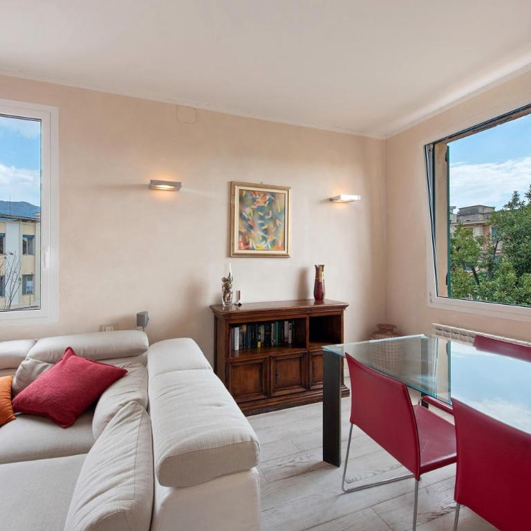 Luce Chiara Home - Two-Bedroom Deluxe Apartment with Garden View - 7