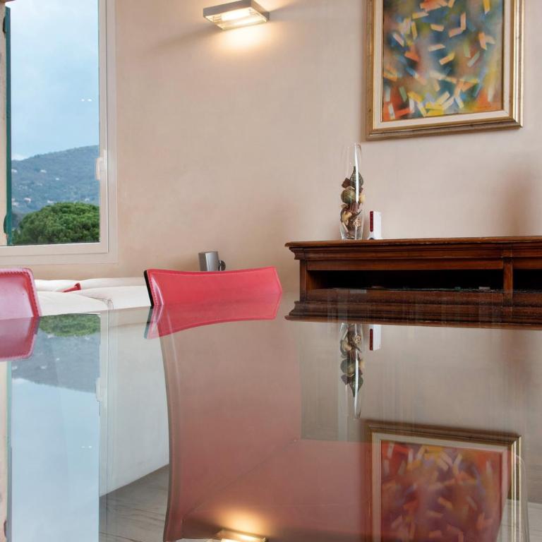 Luce Chiara Home - Two-Bedroom Deluxe Apartment with Garden View - 10