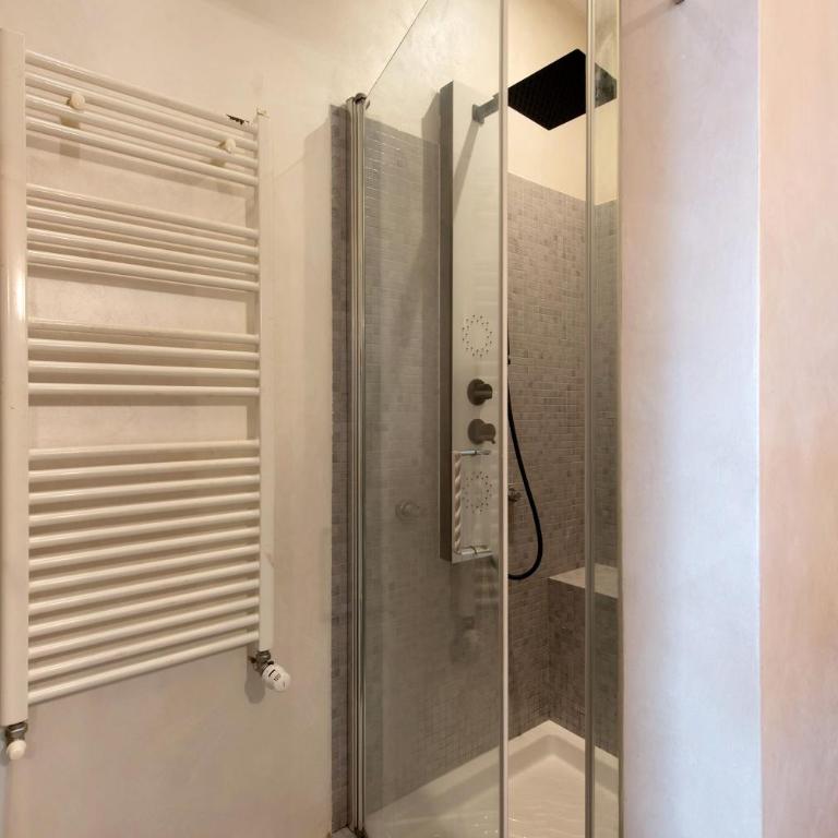Luce Chiara Home - Two-Bedroom Deluxe Apartment with Garden View - 18