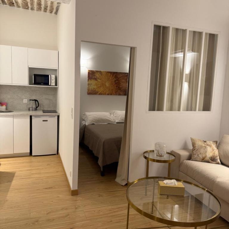 Très Grand studio neuf 50 m du port Lovely charrons 2 - Apartment mit 1 Schlafzimmer - 2