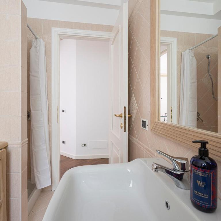 Aa Apartments La Gioconda - Appartamento Deluxe con 2 Camere da Letto e Balcone - 29
