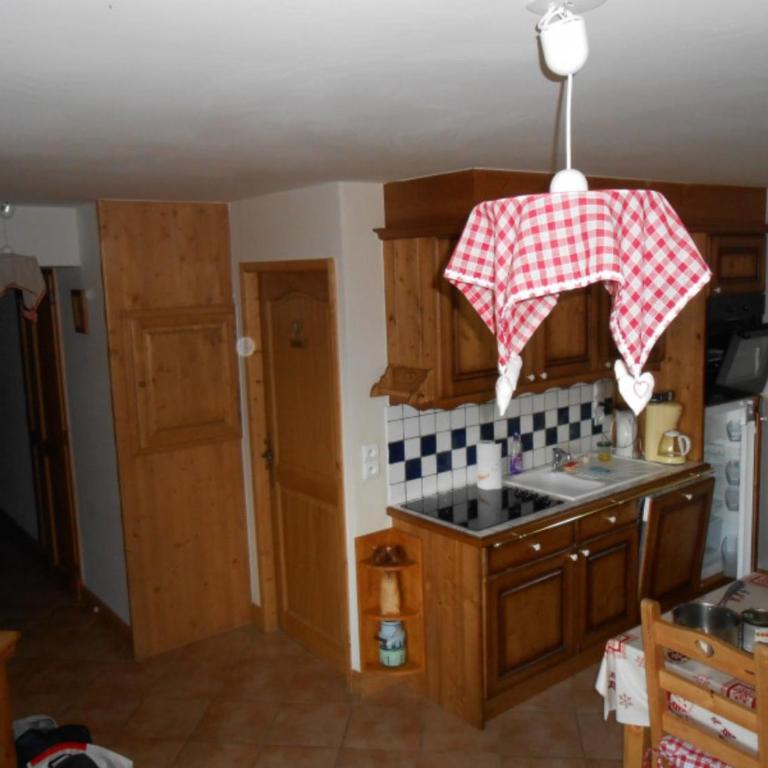 Les Alpages - Two-Bedroom Deluxe Apartment with Garden View - 7