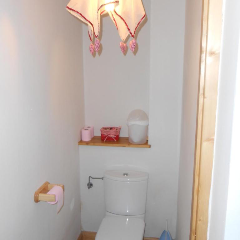 Les Alpages - Two-Bedroom Deluxe Apartment with Garden View - 12