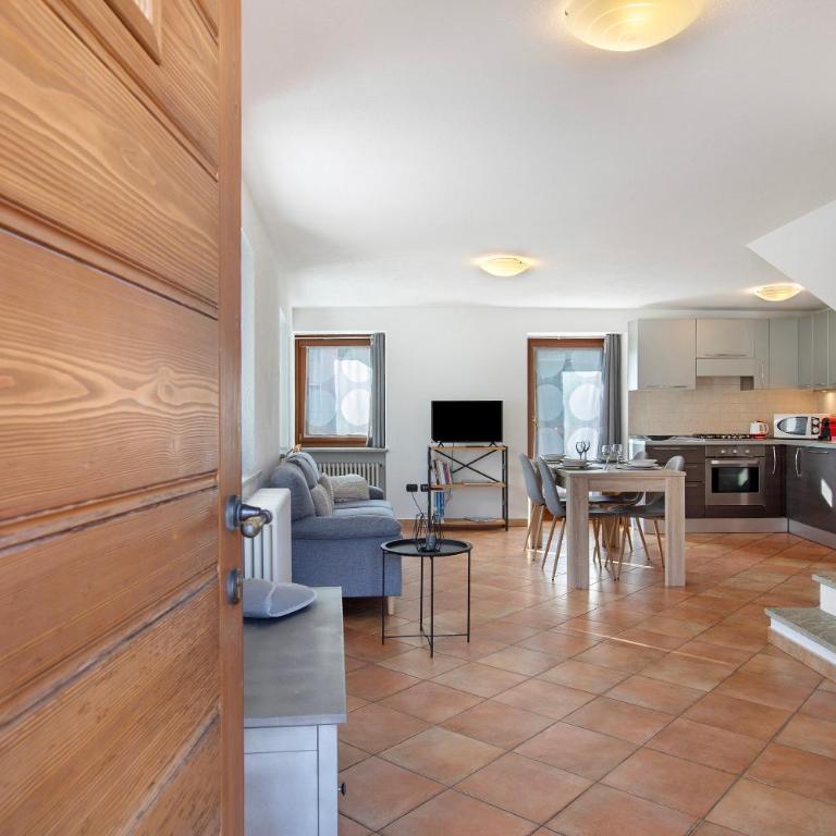 Tra Montagna e Città - Aosta - Appartamento Deluxe con 2 Camere da Letto e Balcone - 4