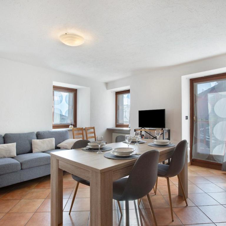 Tra Montagna e Città - Aosta - Appartamento Deluxe con 2 Camere da Letto e Balcone - 3