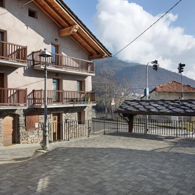 Tra Montagna e Città - Aosta - Appartamento Deluxe con 2 Camere da Letto e Balcone - 32