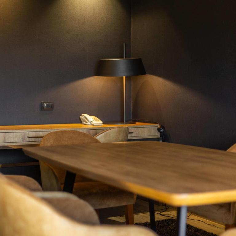 Ramada Plaza by Wyndham Tucuman - King Bed, Executive Suite, Non-Smoking - 1