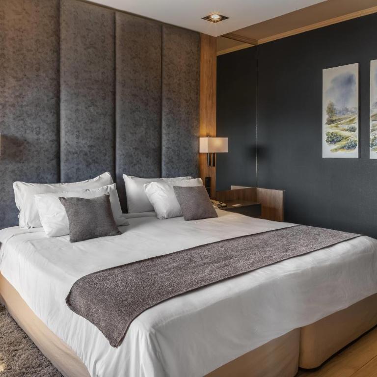 Ramada Plaza by Wyndham Tucuman - King Bed, Executive Suite, Non-Smoking - 3