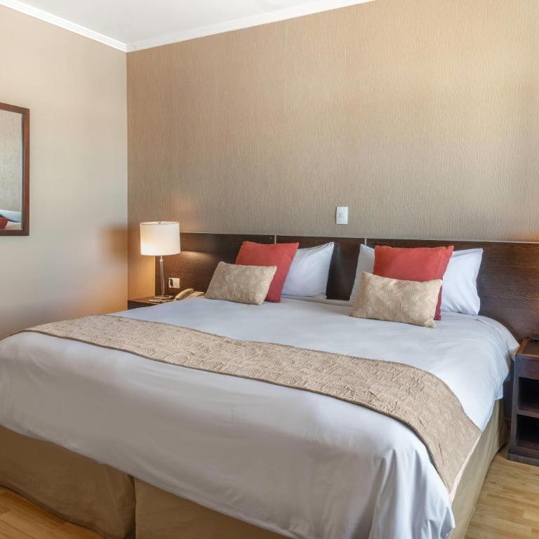 Ramada Plaza by Wyndham Tucuman - 1 Queen Bed or 2 Single Beds, Superior, Non-Smoking - 4