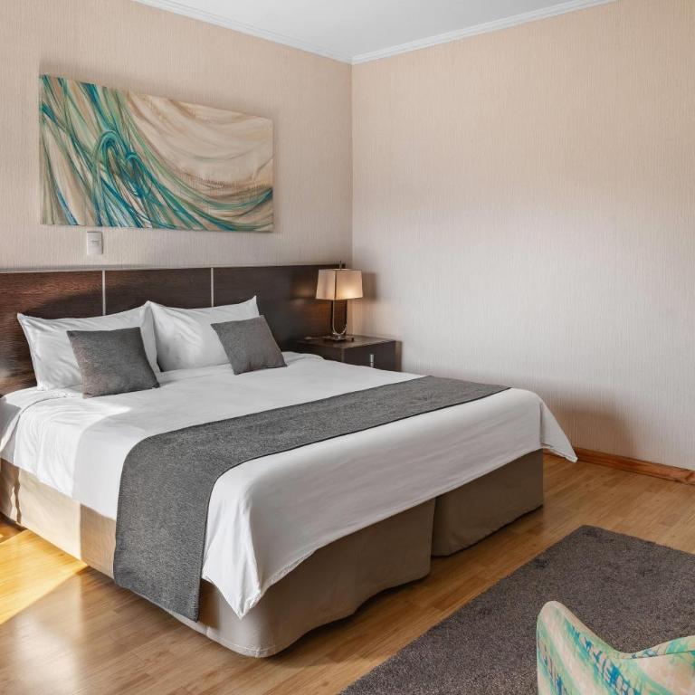 Ramada Plaza by Wyndham Tucuman - 1 King Bed or 2 Single Beds, Junior Suite, Non-Smoking - 2
