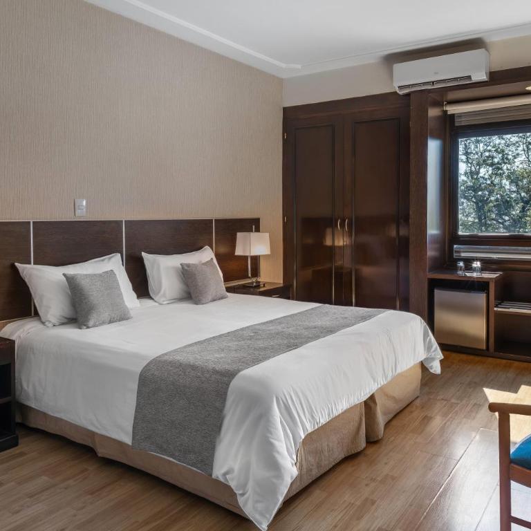 Ramada Plaza by Wyndham Tucuman - 1 Queen Bed or 2 Single Beds, VIP Room, Non-Smoking - 2