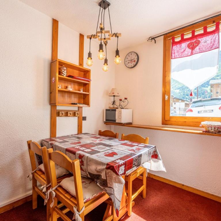 La Bûche - Two-Bedroom Deluxe Apartment with Garden View - 5