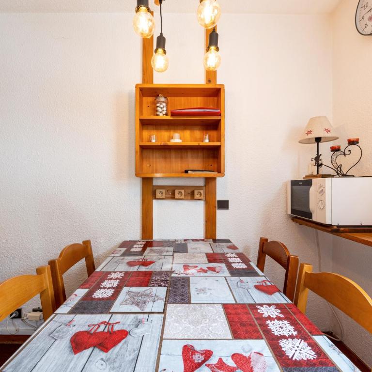 La Bûche - Two-Bedroom Deluxe Apartment with Garden View - 4
