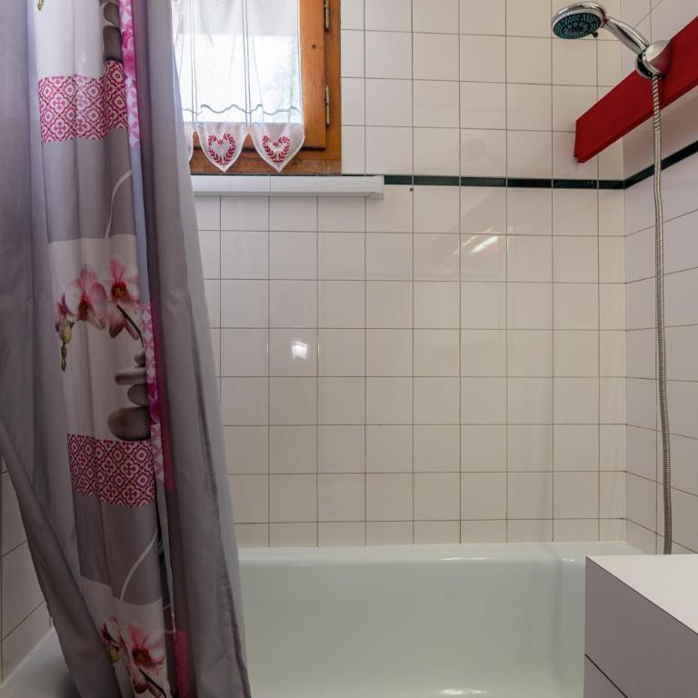 La Bûche - Two-Bedroom Deluxe Apartment with Garden View - 18