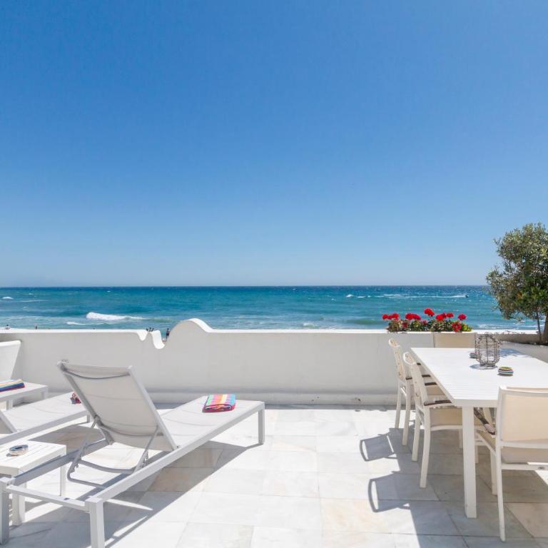 Deluxe Apartment with Jacuzzi - Two-Bedroom Deluxe Apartment with Ocean View - 3