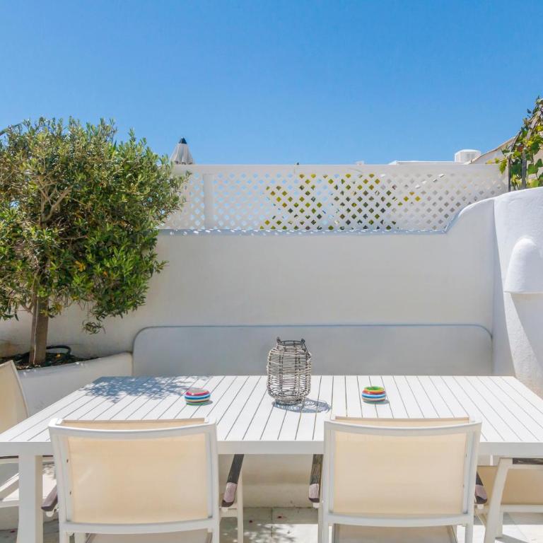 Deluxe Apartment with Jacuzzi - Two-Bedroom Deluxe Apartment with Ocean View - 4