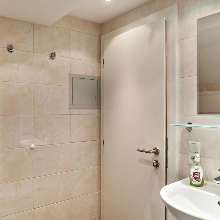 Haus Alpenheim Apartment 1 - Deluxe-Apartment mit 2 Schlafzimmern und Gartenblick - 17