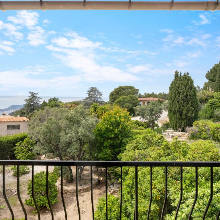 Villa Les Aloes - Villa with Garden View - 37