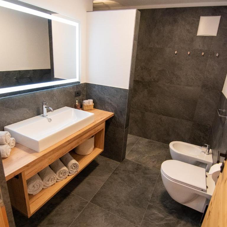 Kerschbama Farm Apartments - Appartamento Premium con 3 Camere da Letto e Balcone - 8