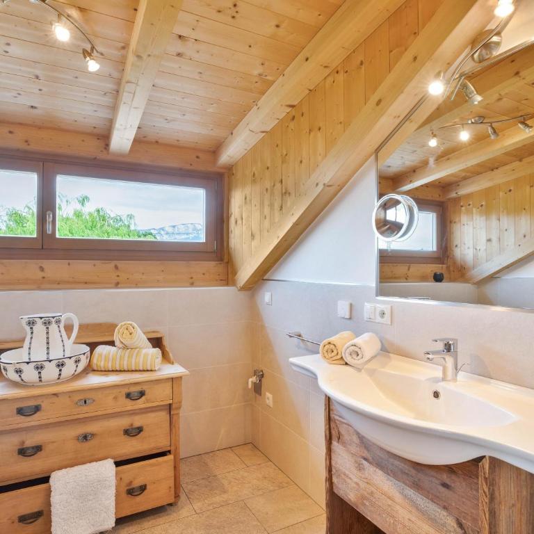 Wernerhof Fewo Rosela - Three-Bedroom Premium Apartment with Balcony - 33