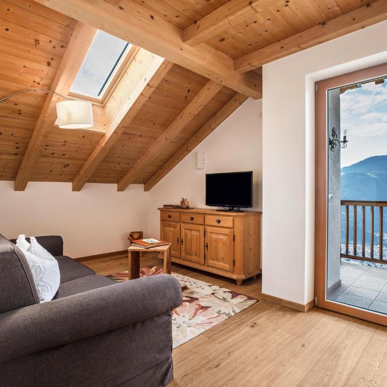 Wernerhof Fewo Rosela - Three-Bedroom Premium Apartment with Balcony - 2