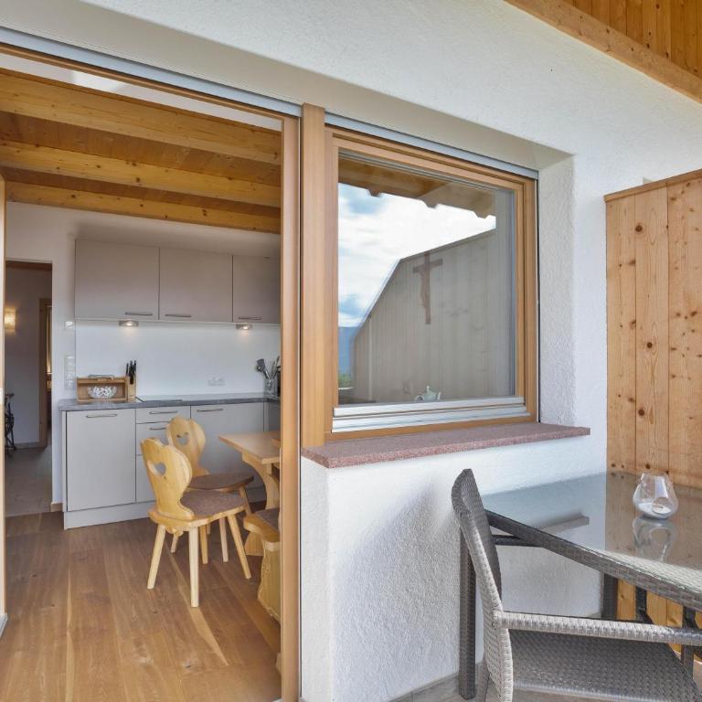 Wernerhof Fewo Rosela - Three-Bedroom Premium Apartment with Balcony - 21