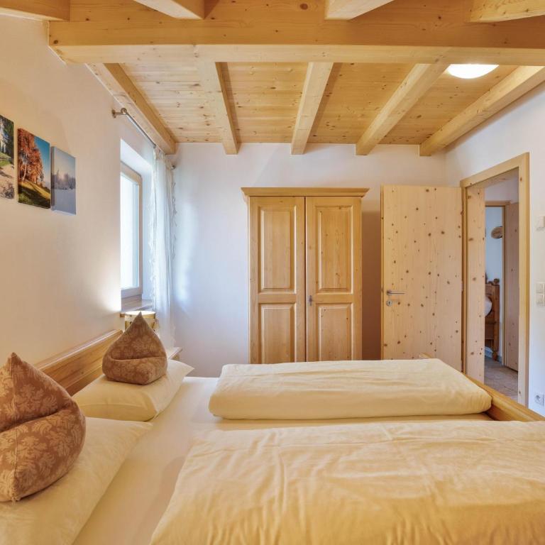 Wernerhof Fewo Rosela - Three-Bedroom Premium Apartment with Balcony - 30
